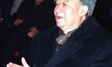 那个抓江青的人走了 大内总管汪东兴:有人开枪 就往死里打