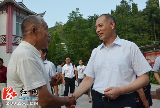 【简讯】郭开朗指导桑植县空壳树乡龙虎山村党支部专题组织生活会