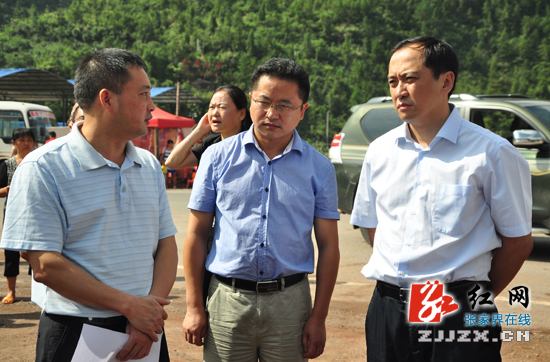 许显辉到桑植县调研经济社会发展和重点工程建设情况