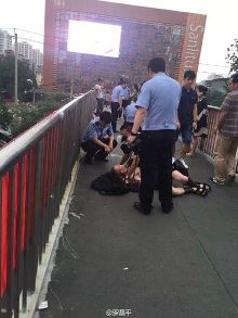 “斯巴达300勇士”三里屯送餐被民警摁倒
